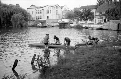 1990_PaddeltourSommer03_bw_400x261