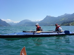 06_SommerurlaubJuliaUndAnnaAufDemSee