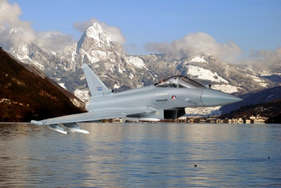 EurofighterUeberVierwaldstaetterSee_400x268