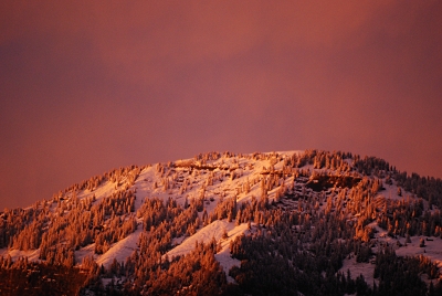 Berge auf dem Rigi im Licht der untergehenden Sonne