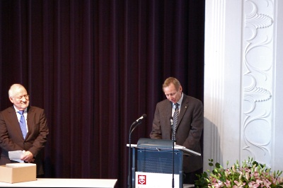 090613_Stans_Maturafeier_DSC_0114_BegruessungDurchChristophSchulerUndAloisAmstutz_400x266