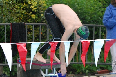 Alexander beim Start am Pilatuscup 2009 in Kriens im Freibad Kleinfeld