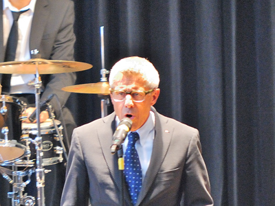 120623_Stans_Maturafeier_D60_DSC_0144_Albert_Mueller_singt