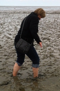 120810_Norddeich_waten_im_Schlamm_01_200x300