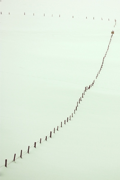 130216_Wiesenberg_Zaun_im_Schnee_DSC_0555_400x600